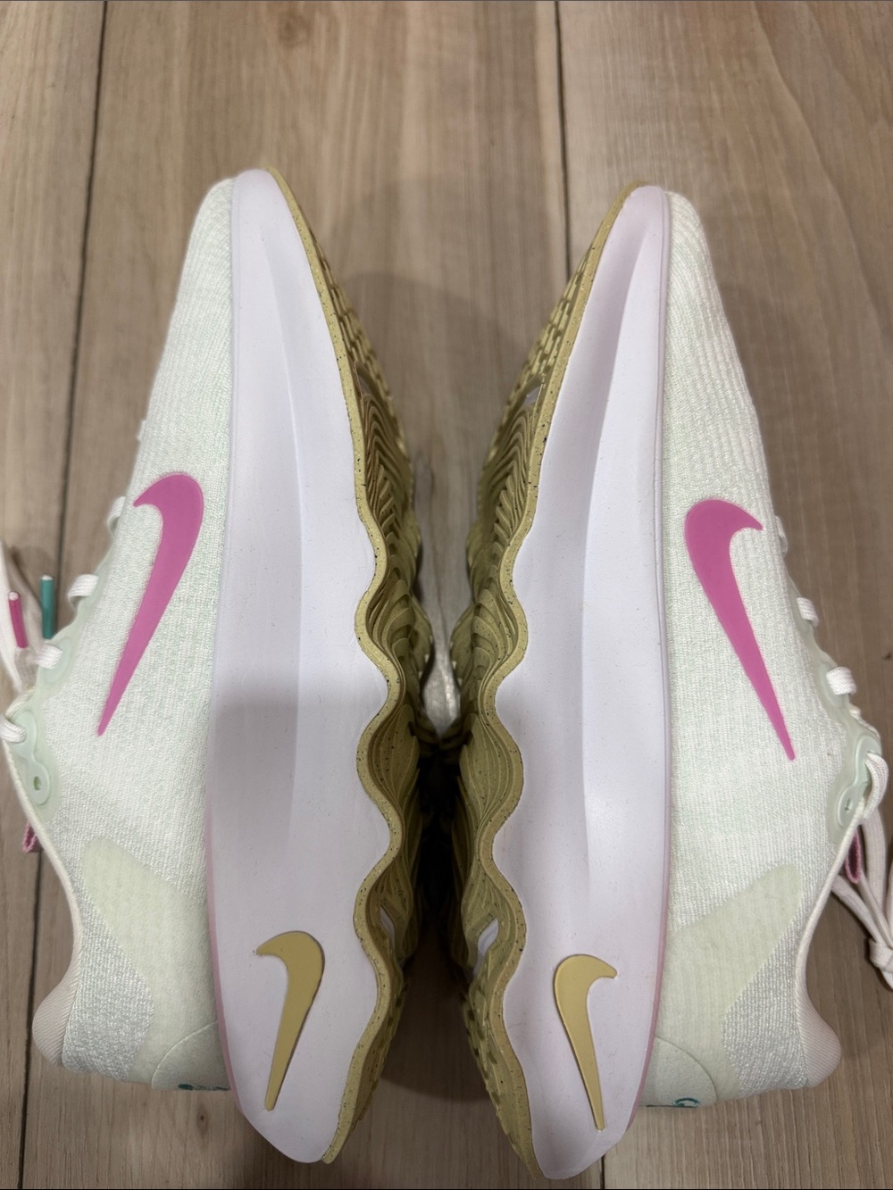 Nike Women's Trainers - Pink & Pale Yellow Accents - Picture 3 of 8